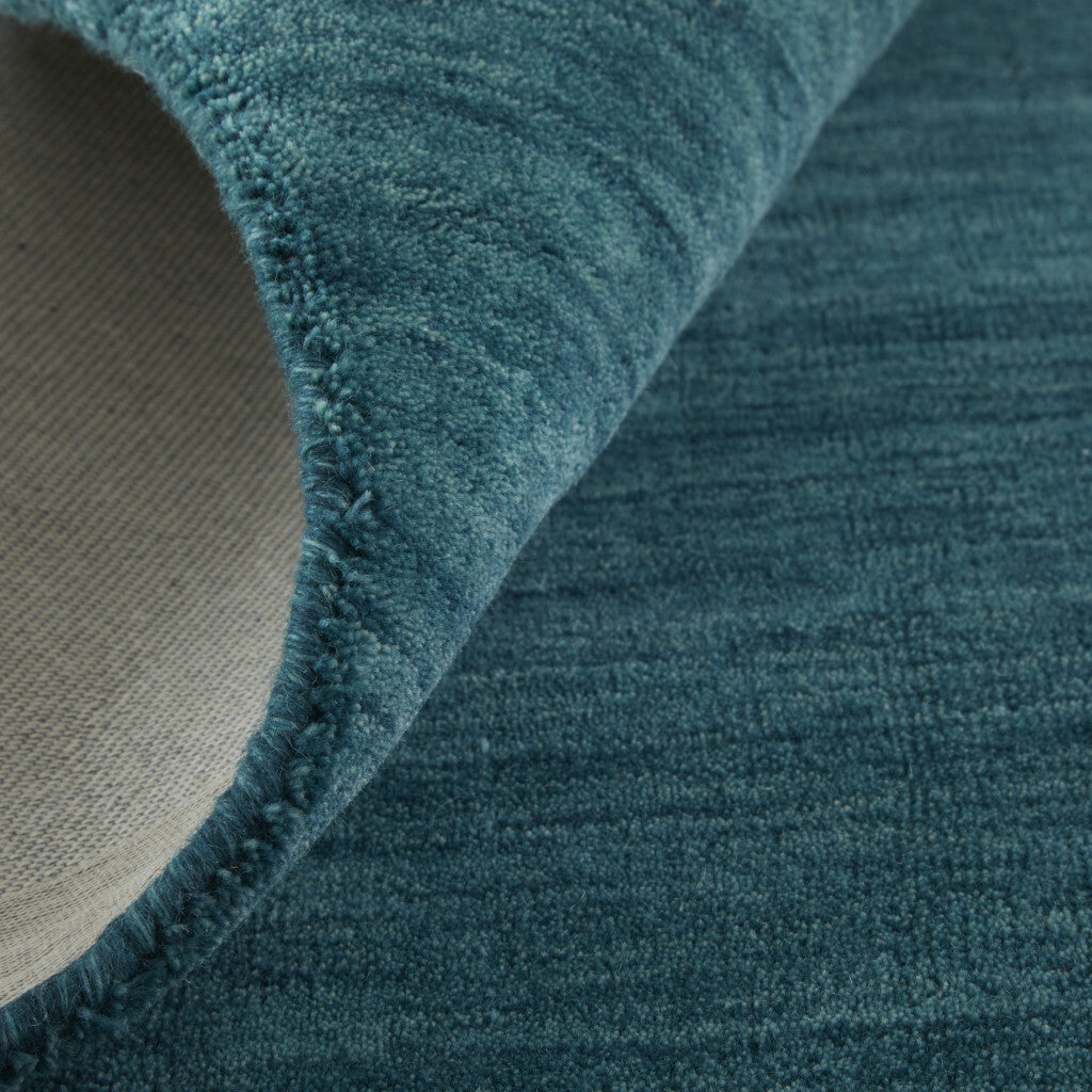 10' Blue And Green Round Wool Hand Woven Stain Resistant Area Rug
